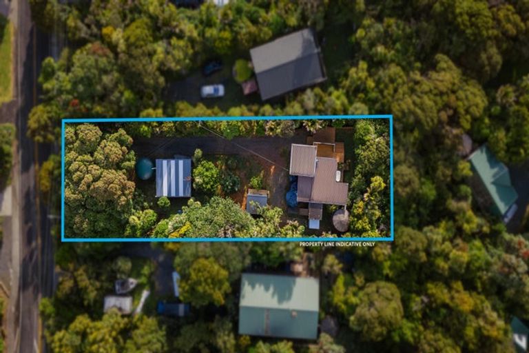 Photo of property in 132 Seaview Road, Piha, New Lynn, 0772