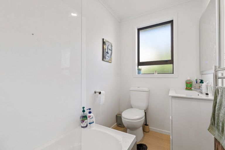 Photo of property in 33a Glengarry Road, Glen Eden, Auckland, 0602