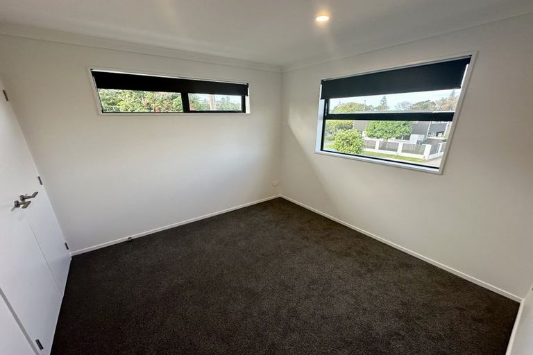 Photo of property in 6c Jern Place, Eastern Beach, Auckland, 2012