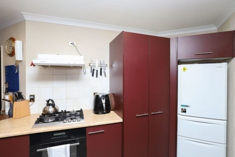 Photo of property in 9 Hollinger Place, Nawton, Hamilton, 3200