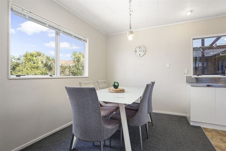 Photo of property in 97 Roberts Road, Te Atatu South, Auckland, 0610
