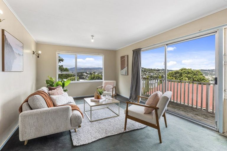 Photo of property in 21 Akaroa Drive, Maupuia, Wellington, 6022