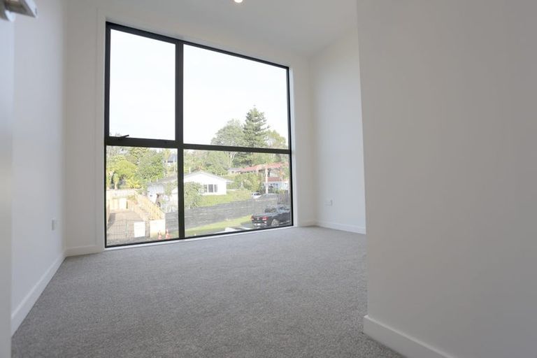 Photo of property in 13a King Richard Place, Browns Bay, Auckland, 0630