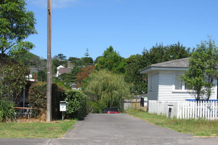 Photo of property in 1/11 Eskdale Road, Birkdale, Auckland, 0626