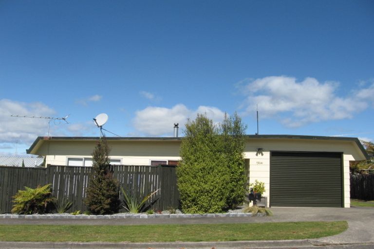 Photo of property in 5 Shera Street, Acacia Bay, Taupo, 3330