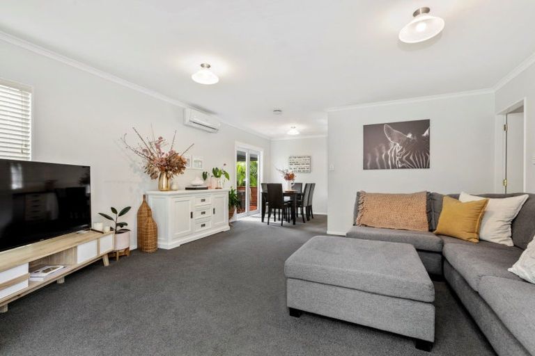 Photo of property in 8b Resolution Road, Welcome Bay, Tauranga, 3112