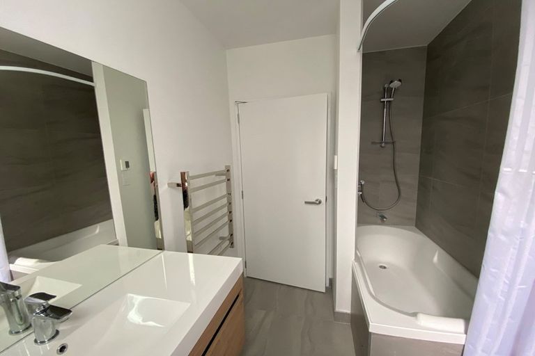 Photo of property in 18u1 Oriental Terrace, Oriental Bay, Wellington, 6011