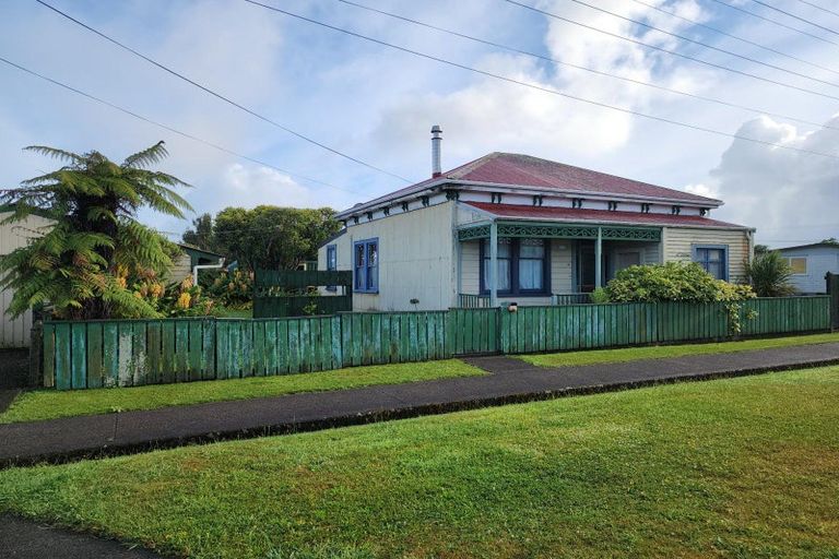 Photo of property in 21 Fonblanque Street, Westport, 7825