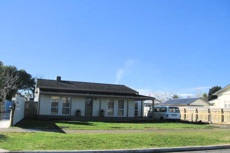 Photo of property in 806 Lawrence Street, Akina, Hastings, 4122