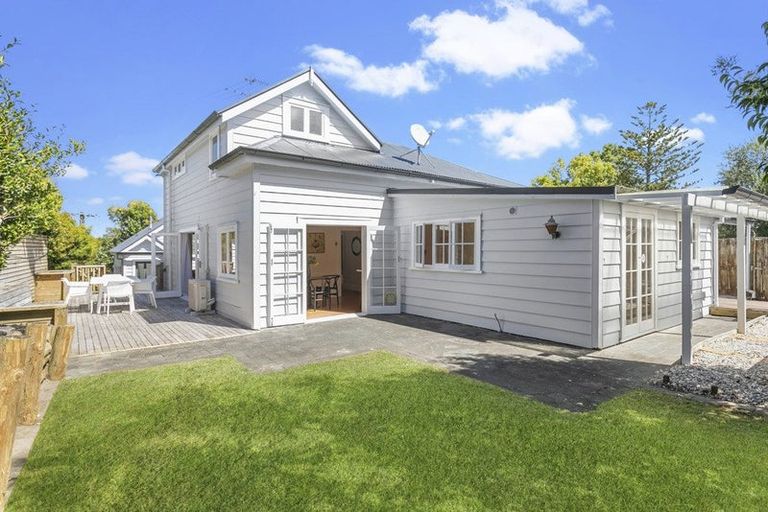 Photo of property in 1/29 Wolsley Avenue, Milford, Auckland, 0620