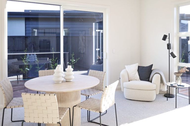 Photo of property in 102 Freedom Drive, Kelvin Grove, Palmerston North, 4470