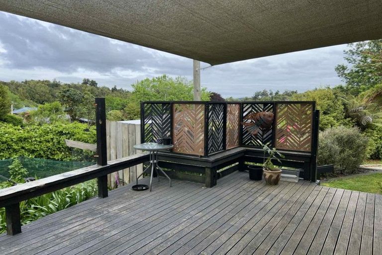 Photo of property in 48 Oxford Road, Lake Rotoma, Rotorua, 3074