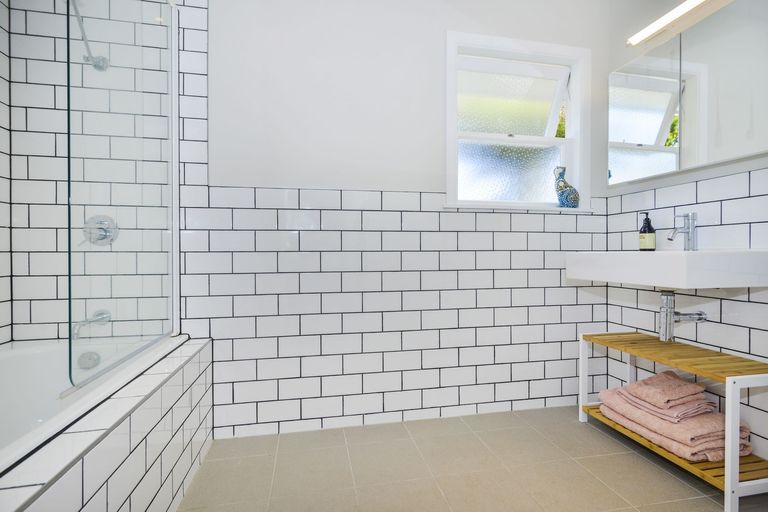 Photo of property in 22 Rimutaka Place, Titirangi, Auckland, 0604