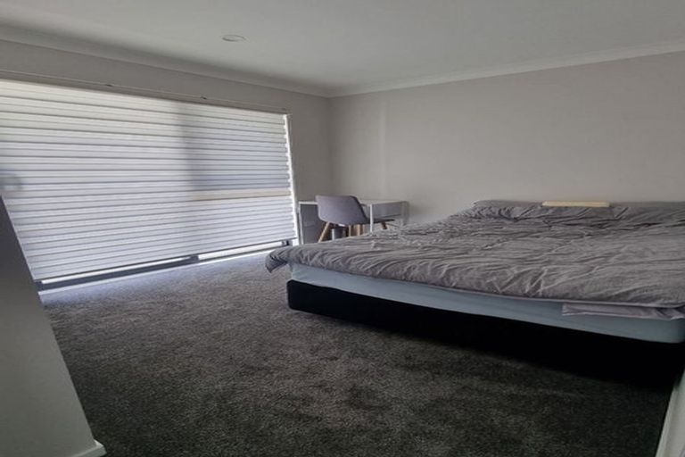 Photo of property in 320c Royal Road, Massey, Auckland, 0614