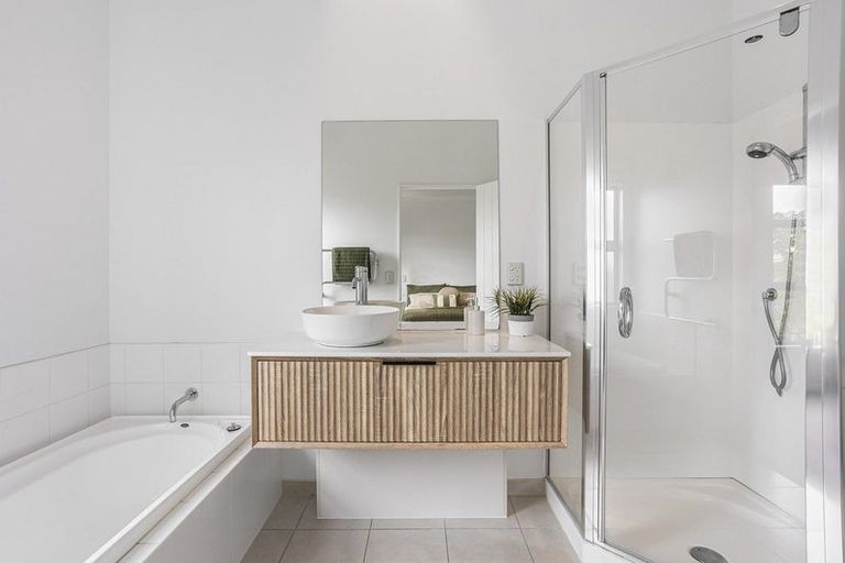 Photo of property in 20/40 Scarlet Oak Drive, Schnapper Rock, Auckland, 0632