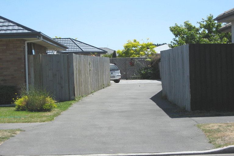 Photo of property in 2 Kirsten Place, Parklands, Christchurch, 8083