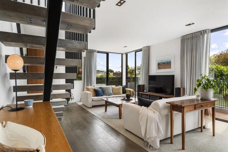 Photo of property in 2a Arthur Crescent, Hauraki, Auckland, 0622