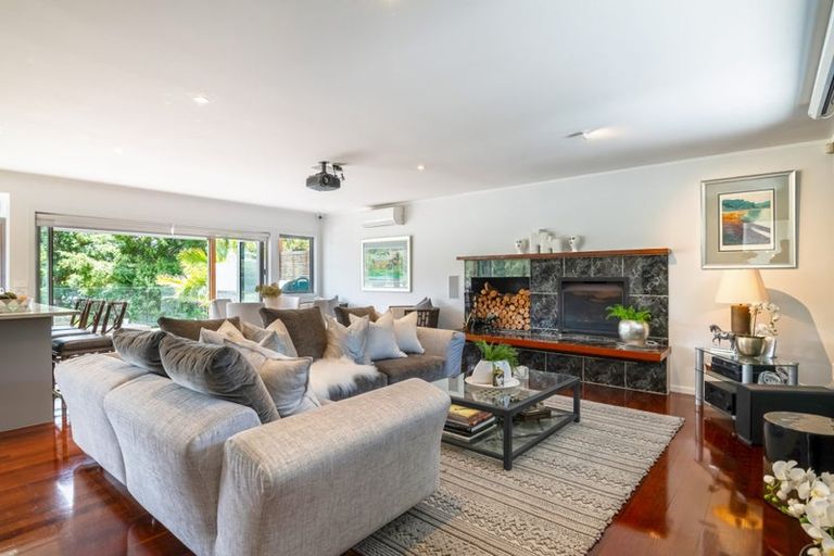 Photo of property in 14 Oscar Road, Greenhithe, Auckland, 0632