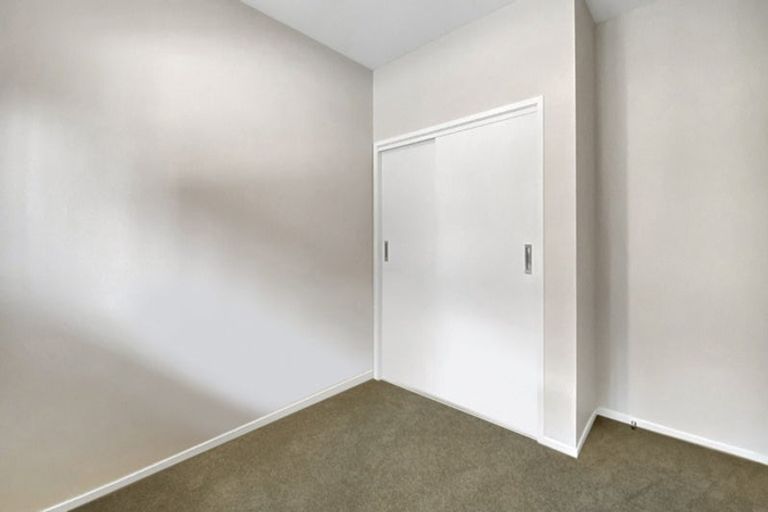 Photo of property in 5 Whakarato Way, Takanini, 2112