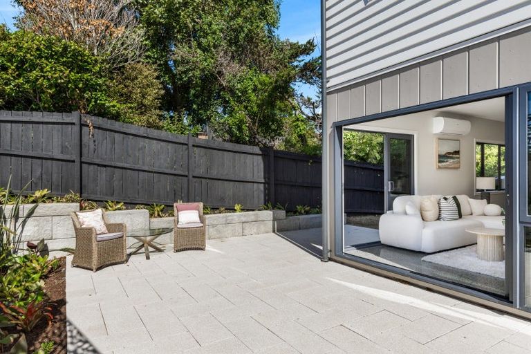 Photo of property in 15 Schnapper Rock Road, Greenhithe, Auckland, 0632
