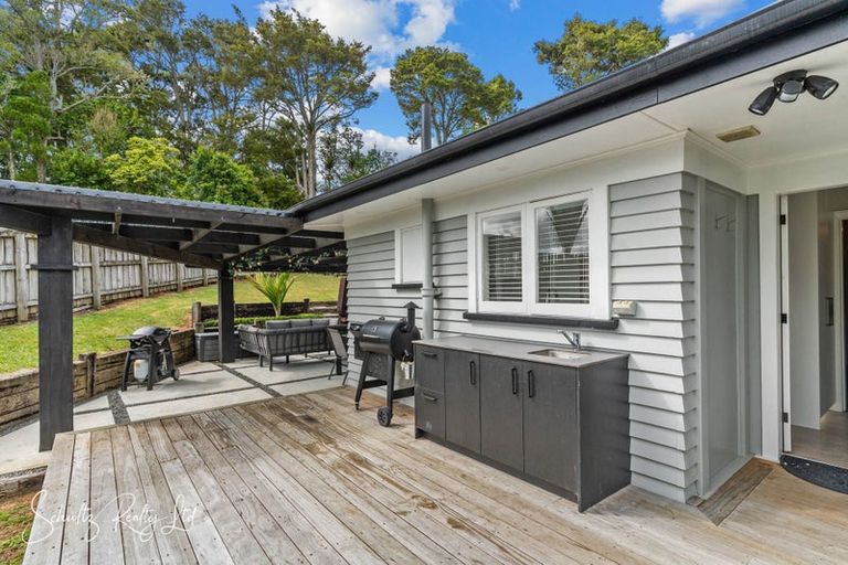 Photo of property in 16 Whaka Street, Maungaturoto, 0520