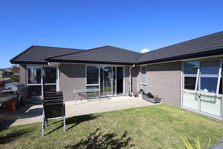 Photo of property in 2 Bill Miller Drive, Papamoa, 3118