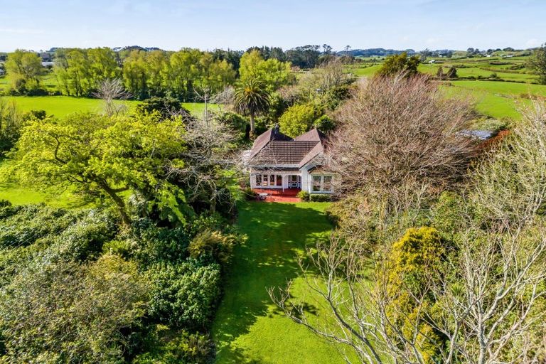 Photo of property in 1097 Junction Road, Egmont Village, New Plymouth, 4372