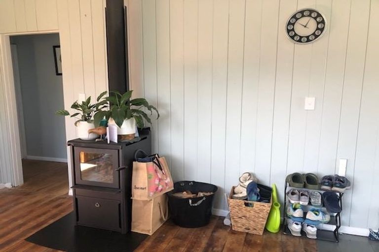 Photo of property in 15 Woodward Street East, Featherston, 5710