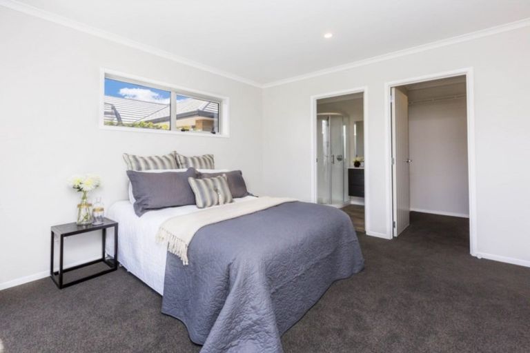 Photo of property in 12 Passchendaele Grove, Trentham, Upper Hutt, 5018