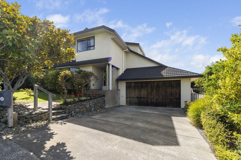 Photo of property in 5 Saunders Close, Whitby, Porirua, 5024