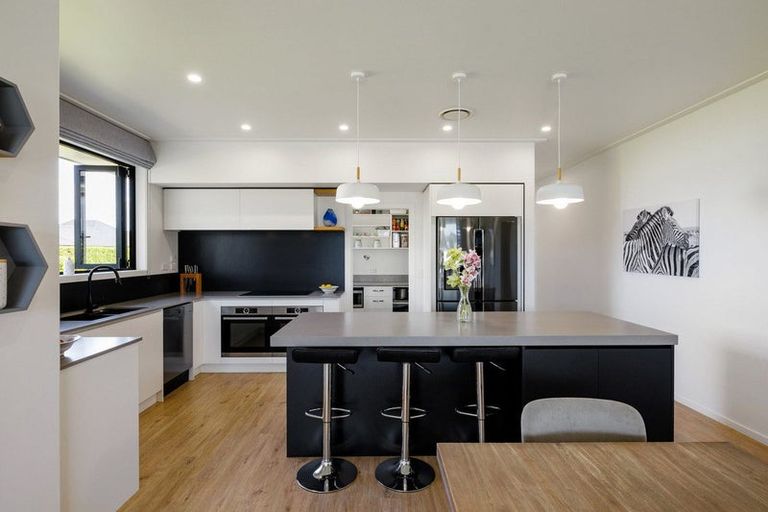 Photo of property in 2 Moemoea Place, Cambridge, 3434