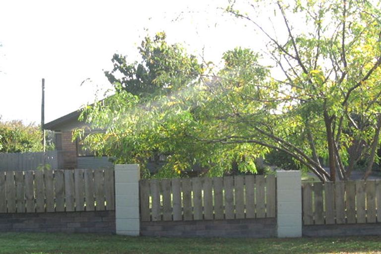 Photo of property in 56 Glen Road, Ranui, Auckland, 0612
