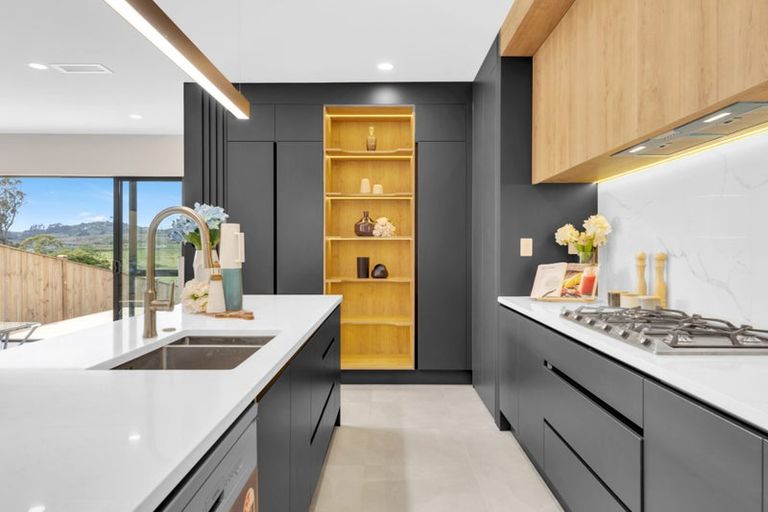 Photo of property in 72 Koromeke Street, Flat Bush, Auckland, 2019
