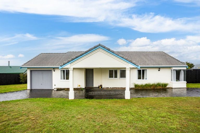Photo of property in 2 Coventry Close, Ascot Park, Porirua, 5024