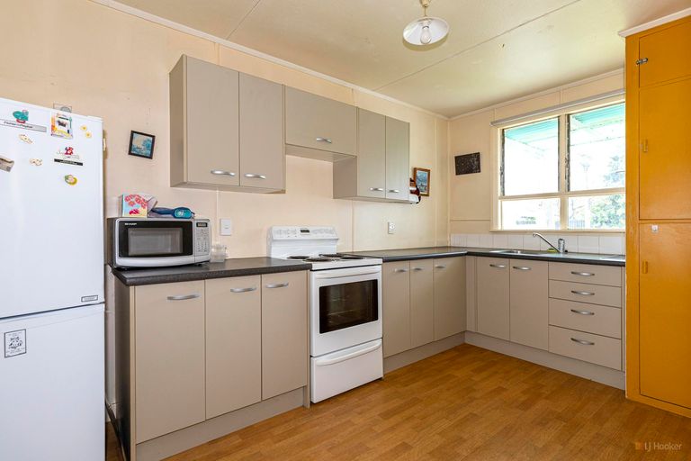 Photo of property in 28 Augustine Street, Waimate, 7924