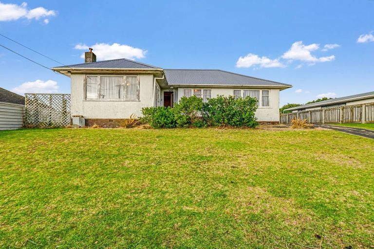 Photo of property in 90 Manuka Street, Castlecliff, Whanganui, 4501