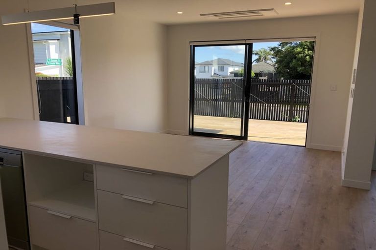 Photo of property in 16b Hamurana Place, Te Atatu Peninsula, Auckland, 0610