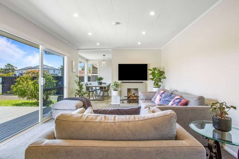 Photo of property in 10 Wyman Place, Pakuranga Heights, Auckland, 2010