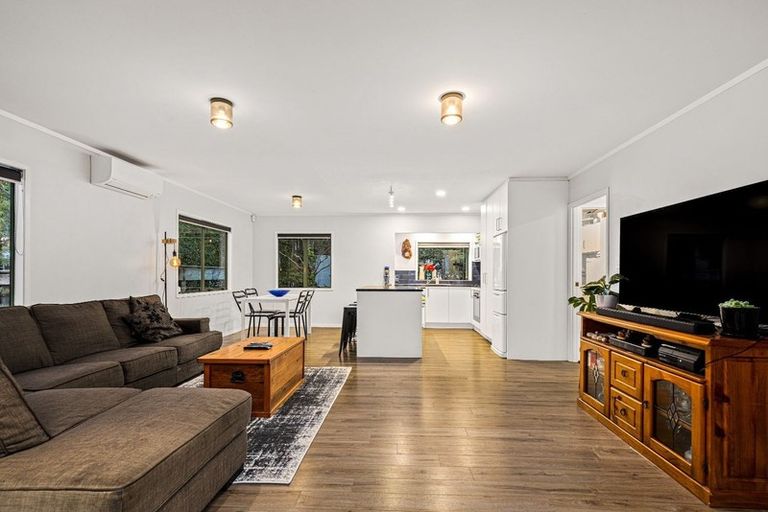 Photo of property in 25a Crompton Road, Massey, Auckland, 0614