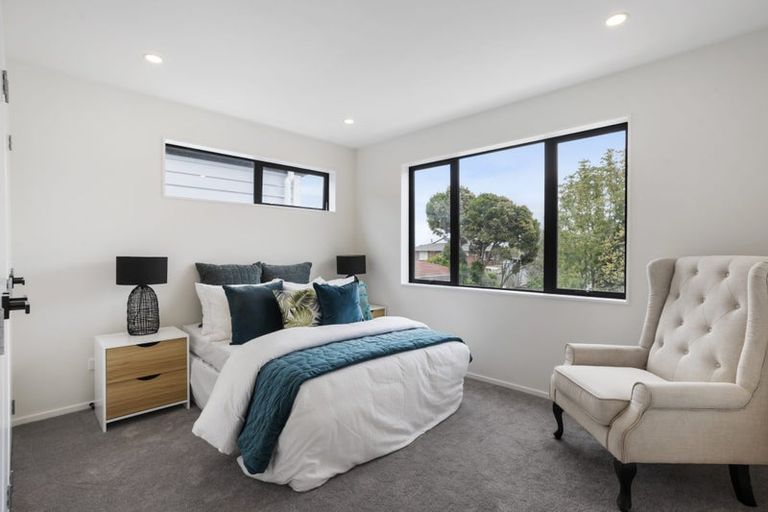 Photo of property in 21c Pipitea Place, Massey, Auckland, 0614
