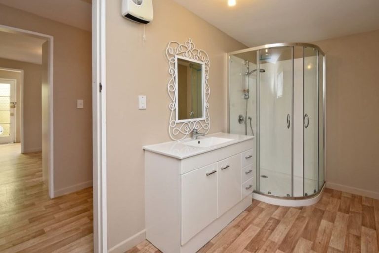 Photo of property in 10 Matlock Street, Woolston, Christchurch, 8062