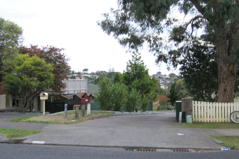 Photo of property in 33 Sunnyview Avenue, Shelly Park, Auckland, 2014