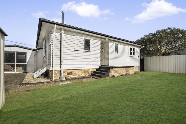 Photo of property in 1/52 Takanini Road, Takanini, 2112