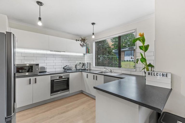 Photo of property in 169j Colwill Road, Massey, Auckland, 0614