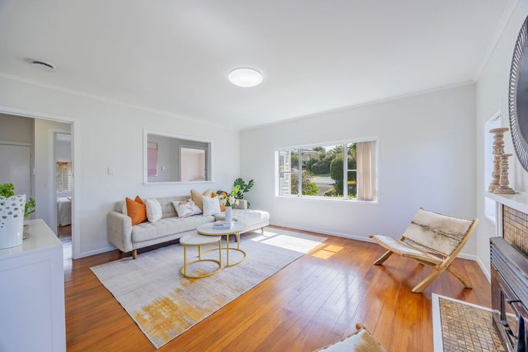 Photo of property in 21 View Road, Glenfield, Auckland, 0627