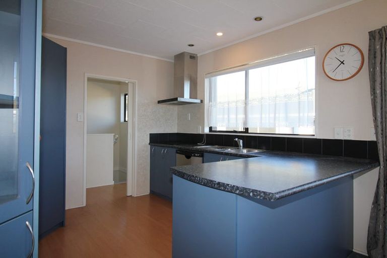 Photo of property in 48 Mercury Way, Whitby, Porirua, 5024