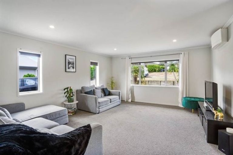 Photo of property in 16 Moira Drive, Tuakau, 2121
