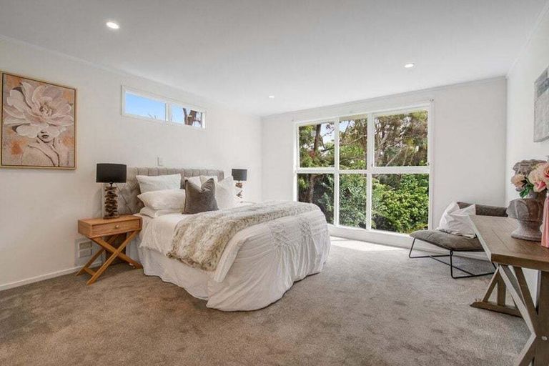 Photo of property in 1/24 Albany Highway, Greenhithe, Auckland, 0632
