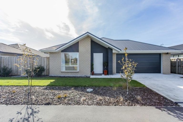 Photo of property in 10 Atap Place, Northwood, Christchurch, 8051