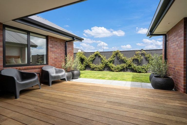 Photo of property in 18a Rose Leigh Drive, Cambridge, 3434